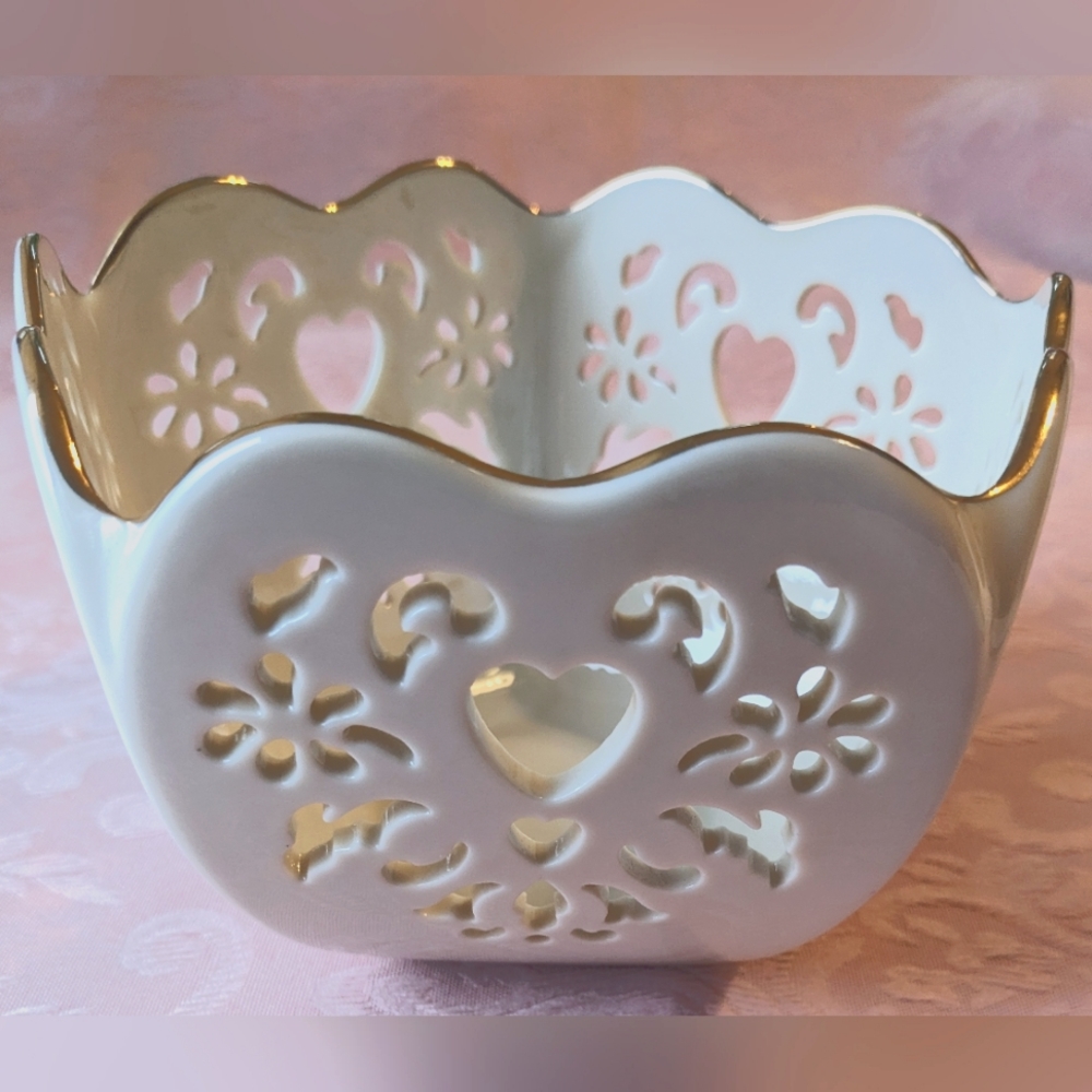 Lenox Reticulated Eternal Hearts Bowl with Gold Trim